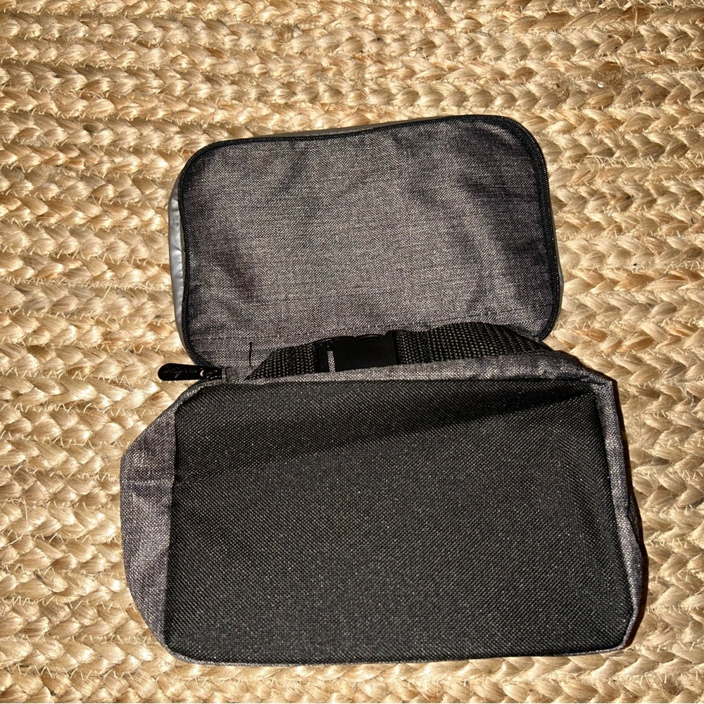 Thirty-One Go-To Snack Box - Picture 3 of 4